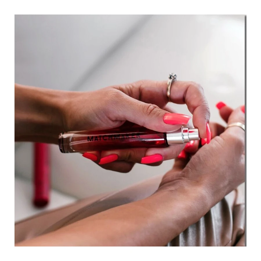 EYE OF LOVE - MATCHMAKER RED DIAMOND LGBTQ PROFUMO AI FEROMONI ATTRACT HER 10 ML